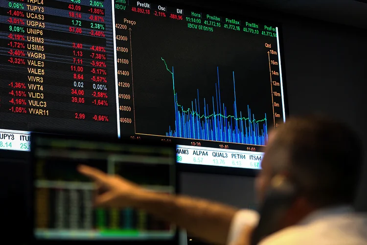 Ibovespa avança, mas perda de força da Vale limita ganhos; dólar cai