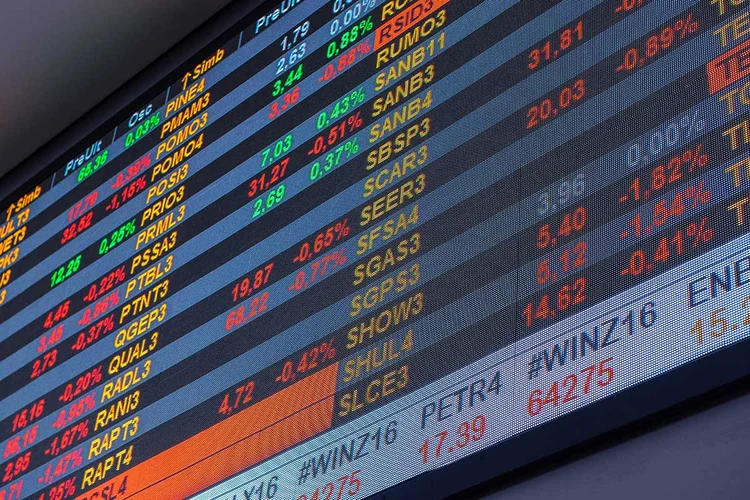 Ibovespa chega a marca inédita, mas não bateu recorde histórico ainda: entenda