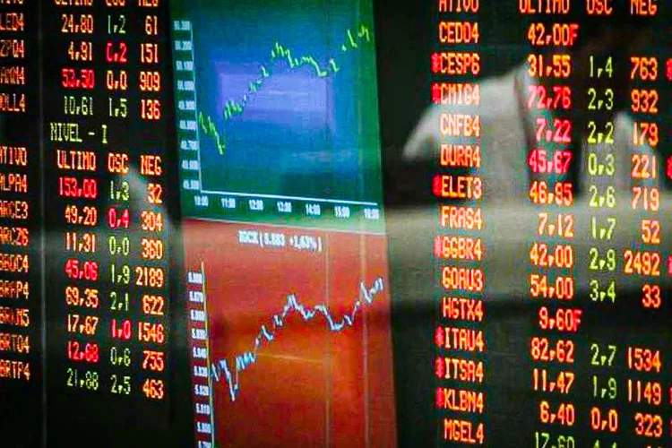Ibovespa sobe 1,39%, mas encerra abril praticamente no zero a zero