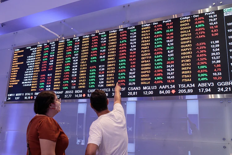 Ibovespa sobe com apoio de bancos e acompanha alívio externo