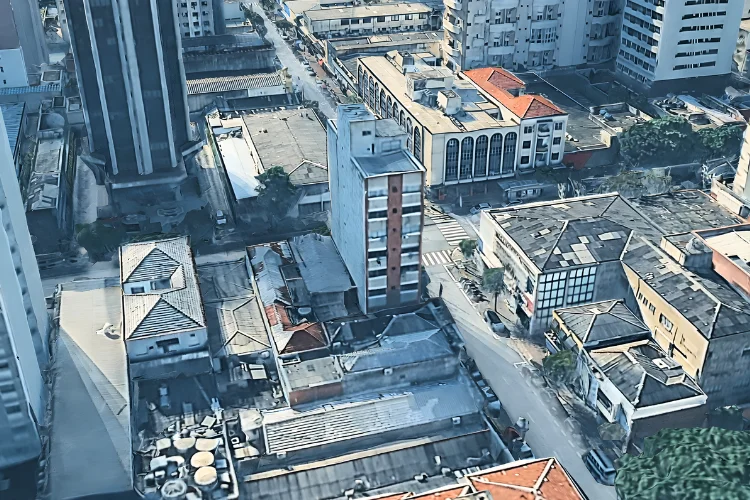 Incorporadora compra 24 casas para erguer imóvel de luxo no Itaim