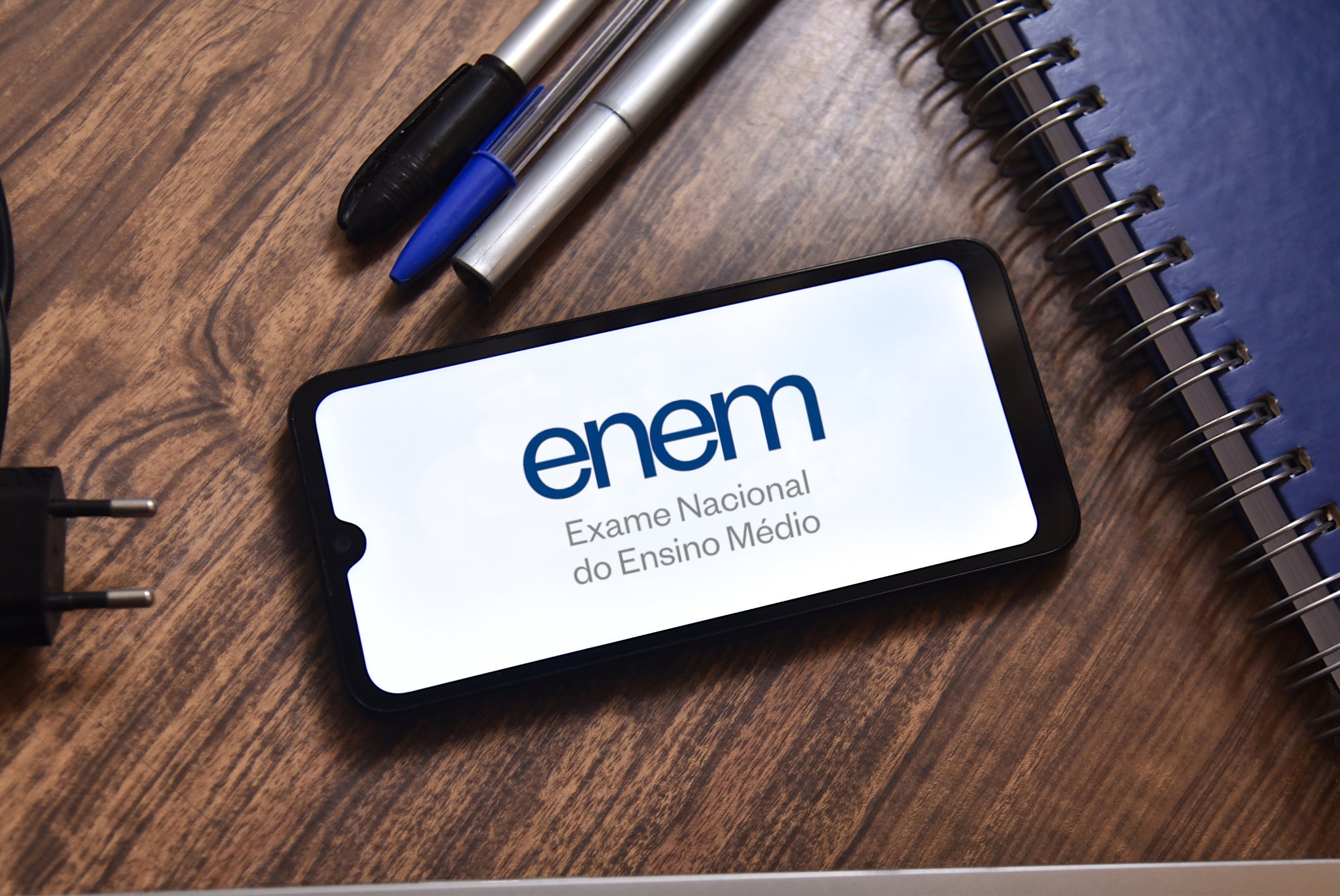 Inep abre vagas para certificadores do Enem, com salário de até R$ 864 por dia; veja como participar