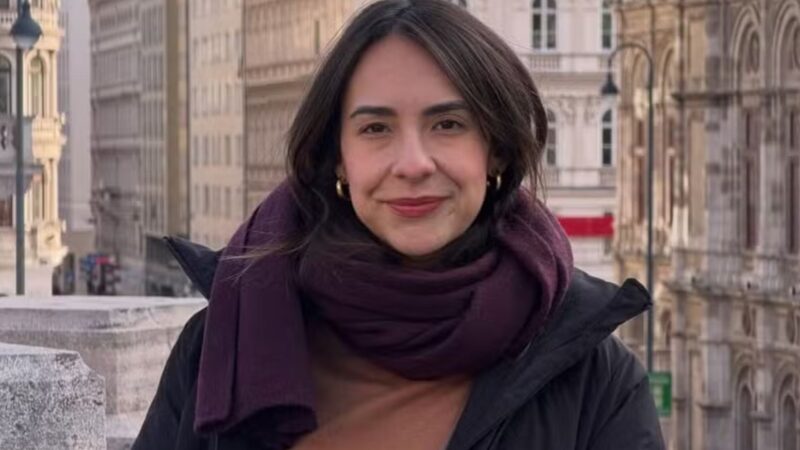 Influenciadora descobre câncer após suspeita com prótese e faz alerta; veja