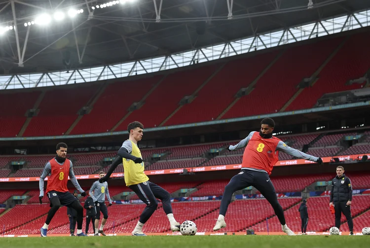 Inglaterra x Uruguai: onde assistir e qual horário do jogo hoje