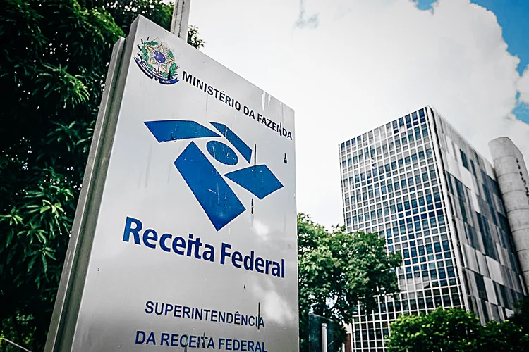 IR: Receita abre consulta ao lote residual nesta sexta; veja quem recebe