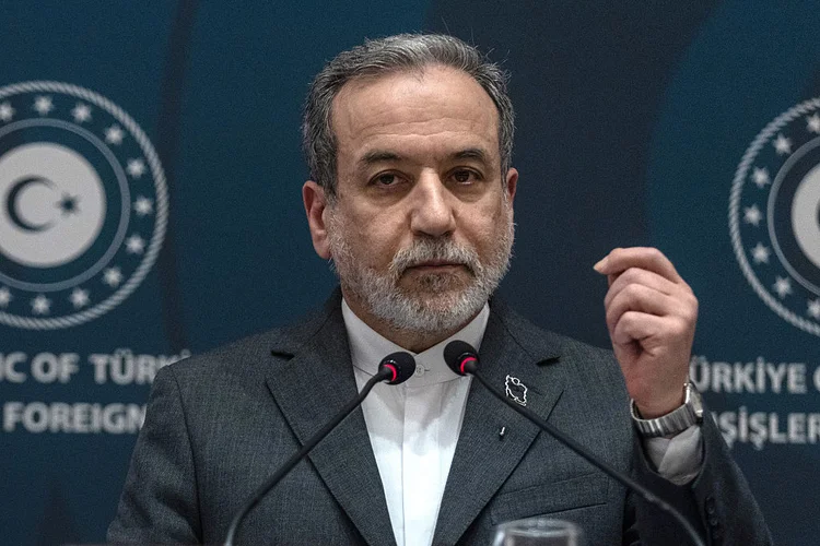 Irã diz que mísseis 'não alcançam os EUA' e ameaça bases no Oriente Médio