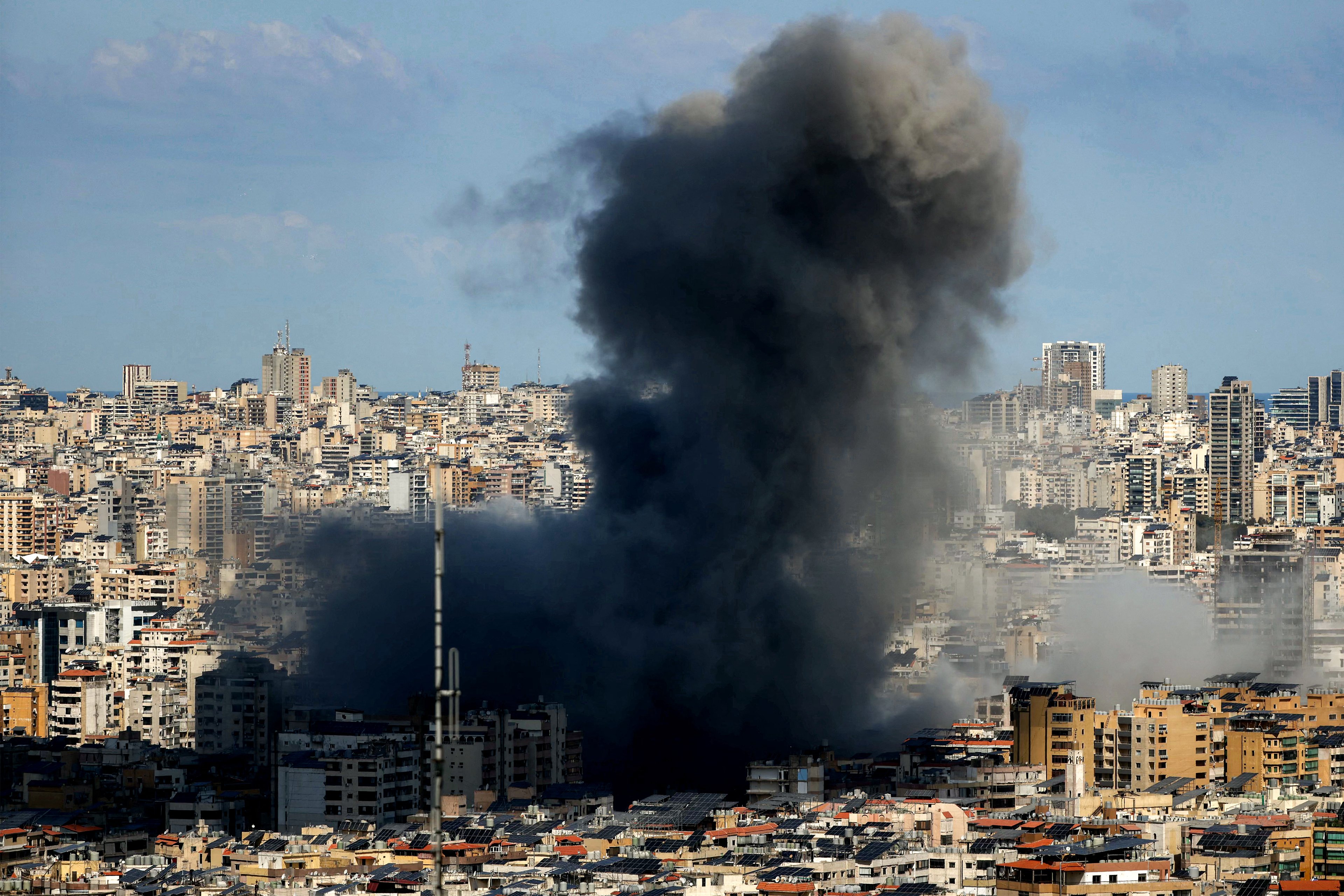 Israel bombardeia Beirute pela primeira vez desde novo cessar-fogo com o Líbano