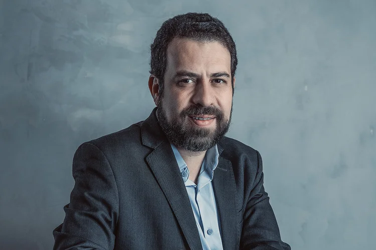 'Isso é pacote de pai para filho', diz Boulos sobre financiamento para Uber, 99 e táxi
