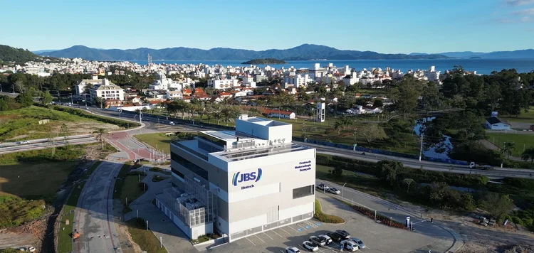 JBS inaugura centro de biotecnologia para “superproteínas” em Florianópolis