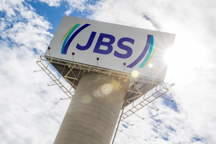 JBS lucra US$ 415 mi no 4º tri: ciclo do gado nos EUA pressiona resultado