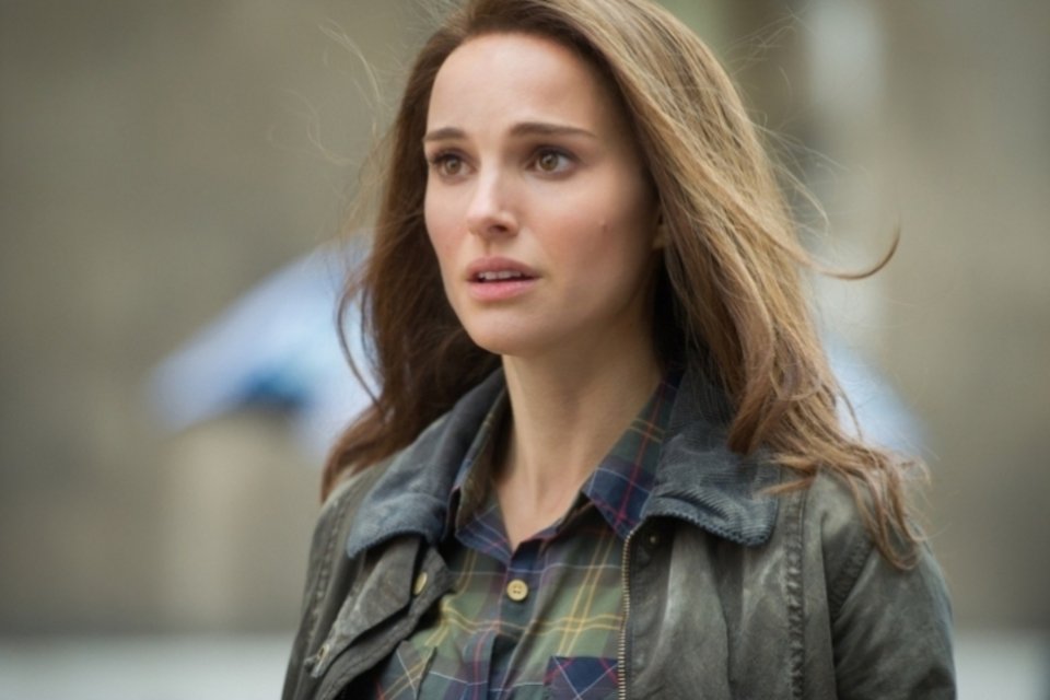 Jonathan Bailey e Natalie Portman vão estrelar thriller psicológico sobre ciclismo profissional