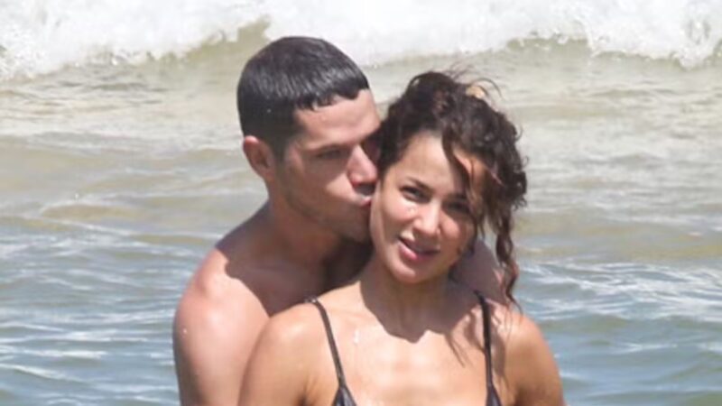 José Loreto e Fernanda Marques são flagrados aos beijos em praia do Rio; veja