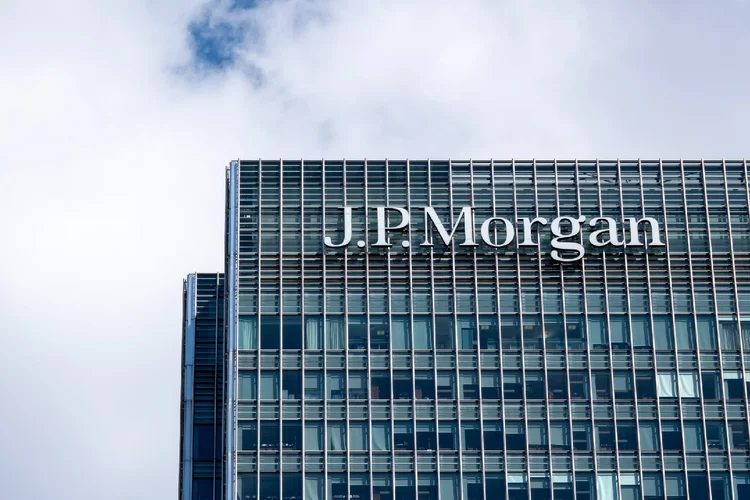 JP Morgan lucra US$ 16,5 bilhões, mas Dimon aponta riscos à frente