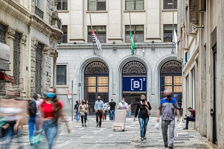 Juros altos e guerra devem testar balanços do 1º trimestre, dizem bancos