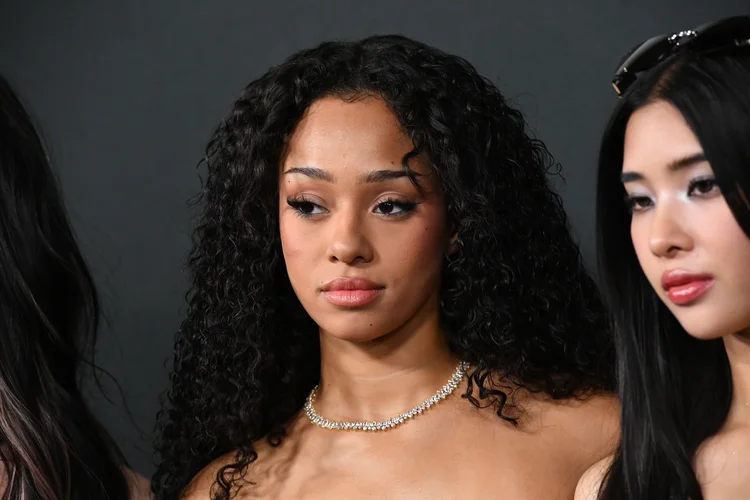 Katseye: cantora Manon anuncia pausa temporária na carreira