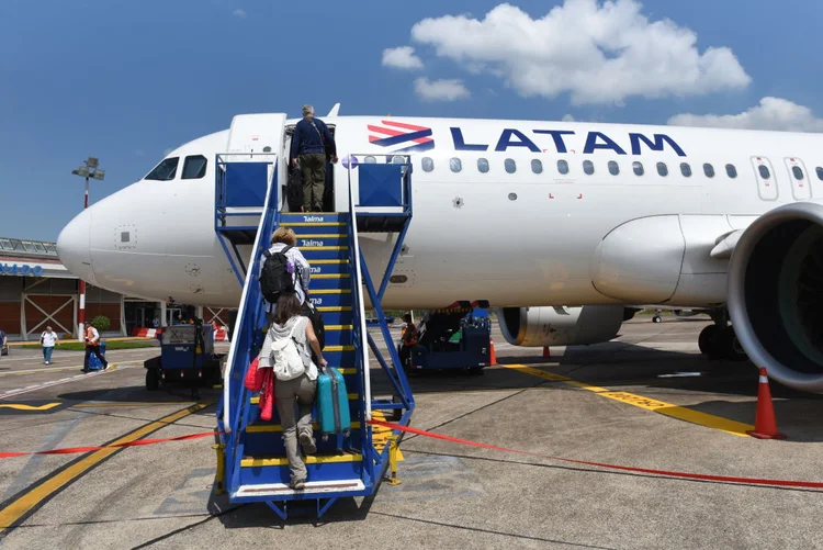 Latam gastará R$ 3 bilhões a mais com combustível por crise no Irã