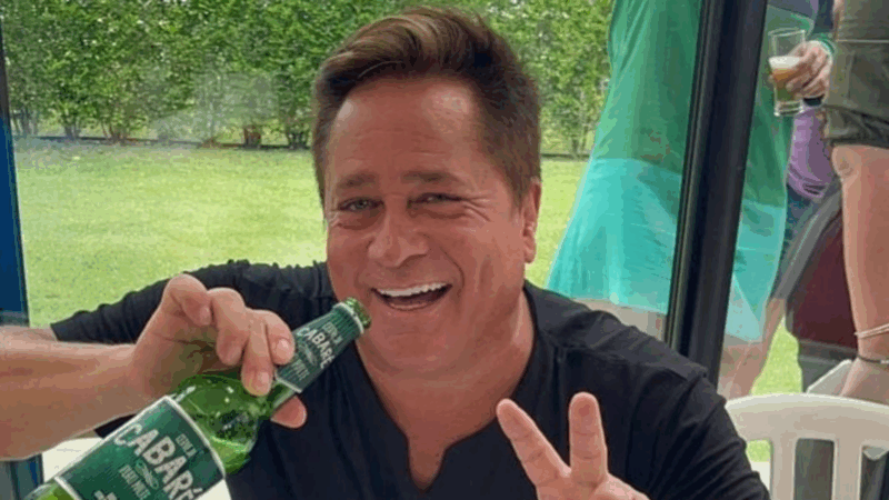 Leonardo surpreende com resultado de bafômetro durante blitz: ‘Está com defeito’