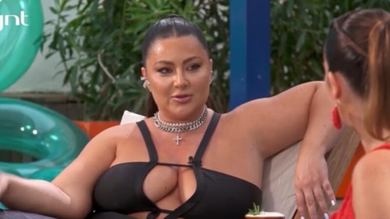 Letticia Munniz mostra estrias e faz desabafo: ‘Nem lembro’