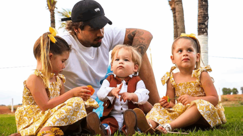 Longe dos filhos, Zé Felipe reclama da saudade: ‘Tem dias que pesa mais’