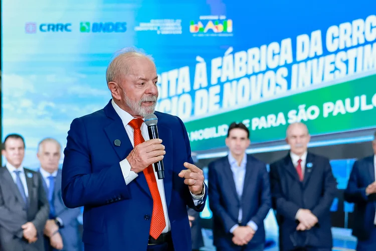 Lula anuncia fábrica de trens em SP e critica ausência de Tarcísio: 'Lamento profundamente'