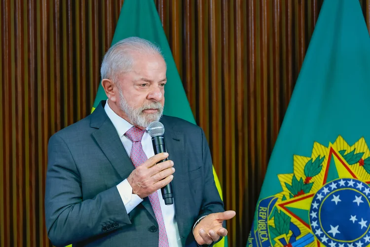 Lula diz que 'não vai sossegar' enquanto preço do diesel não parar de subir e faz críticas a Trump