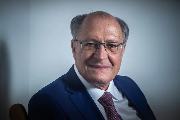 Lula exonera Alckmin e Gleisi Hoffman para Eleições de 2026