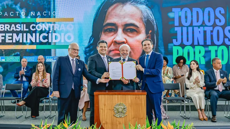 Lula lança pacto entre Poderes contra o feminicídio