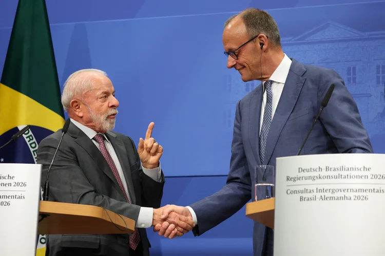 Lula usa viagem à Europa para se posicionar como líder capaz de peitar Trump