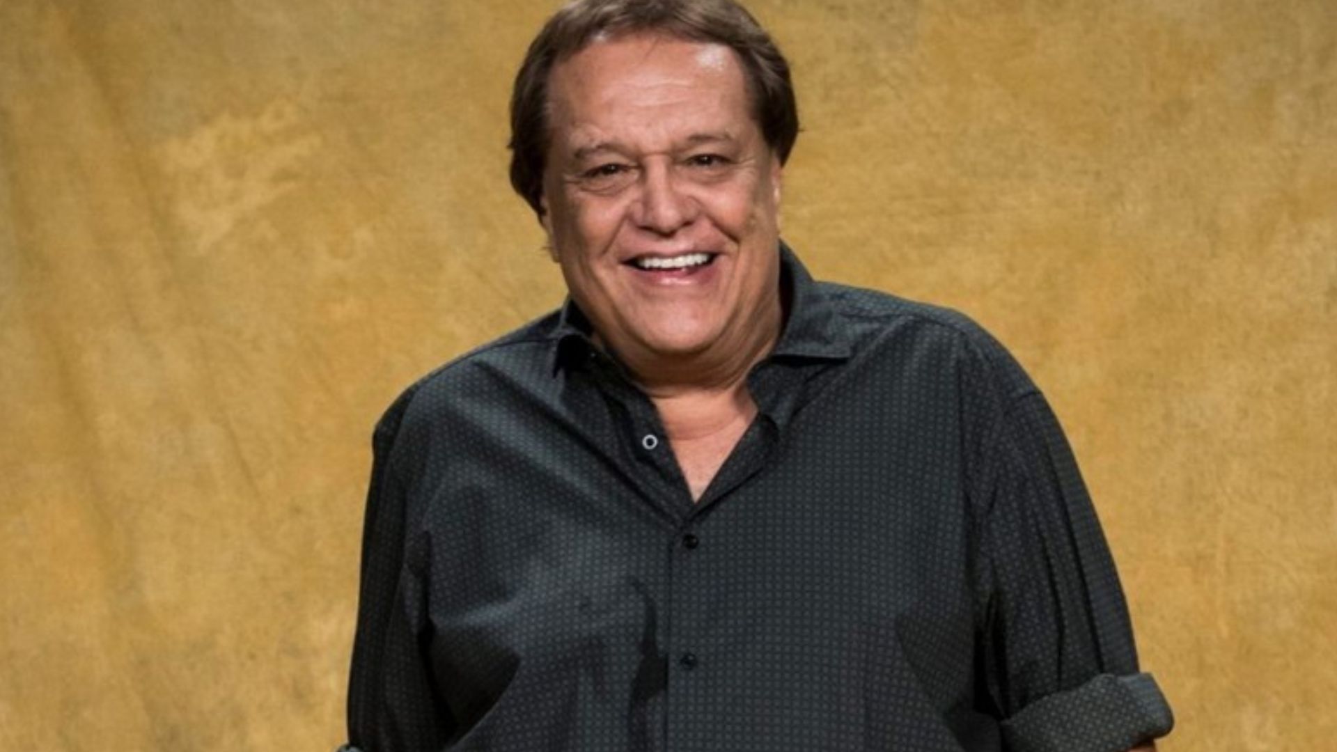 Luto! Filho de Dennis Carvalho se despede do diretor e é consolado por amigos