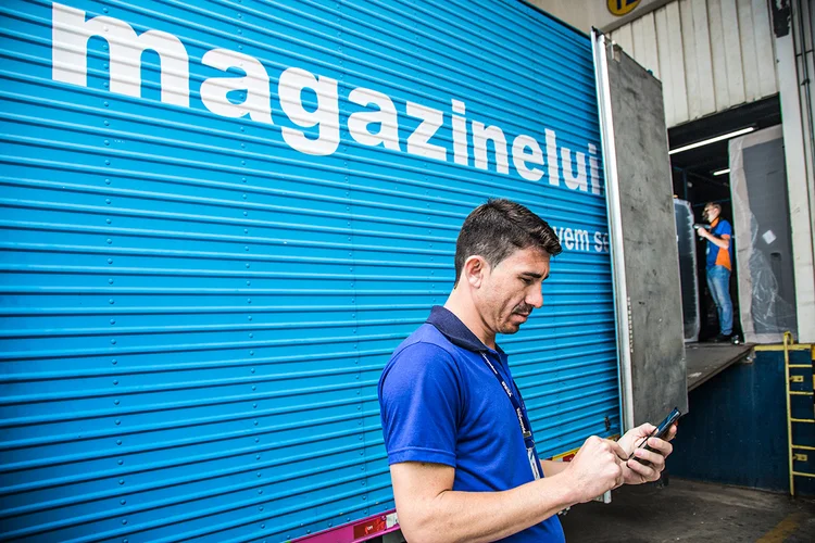 Magazine Luiza pode economizar R$ 1 bi se Selic chegar a 7,5%, diz CFO