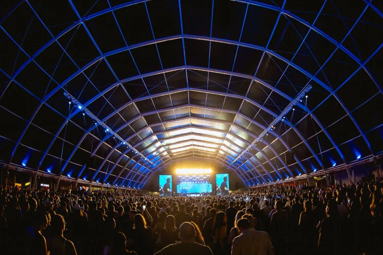 Maior arena de shows do Brasil abre em Porto Alegre com investimento de R$ 40 milhões