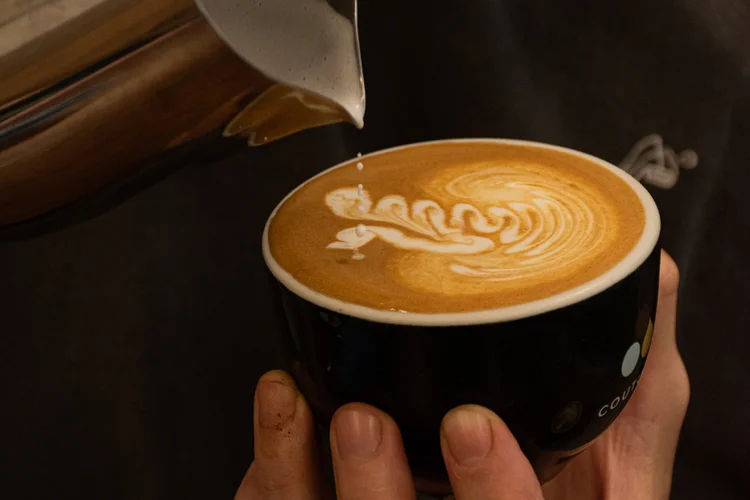 Mais uma xícara? Ciência encontra novos motivos para defender o café