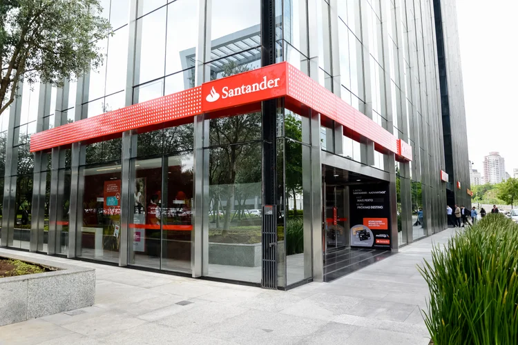 Mario Leão deixará presidência do Santander. O substituto? O CEO da B3