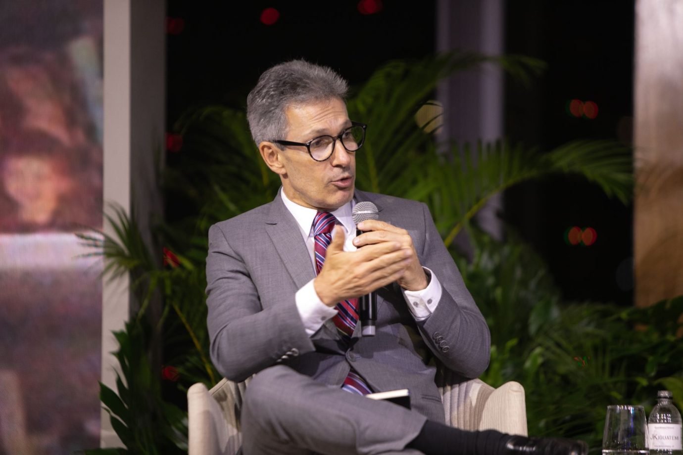 'Marmanjo' que recebe Bolsa Família será obrigado a aceitar vaga de emprego, diz Zema