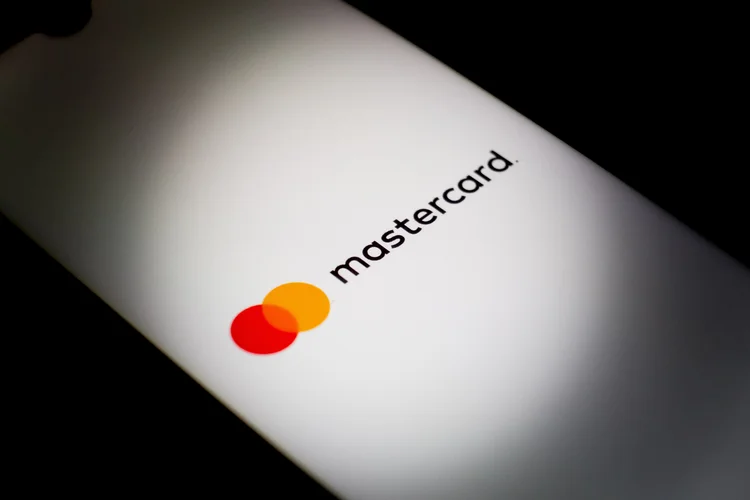 Mastercard lança programa global de parceiros cripto