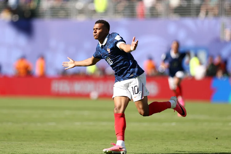 Mbappé joga hoje? veja a escalação da França para confronto com o Iraque