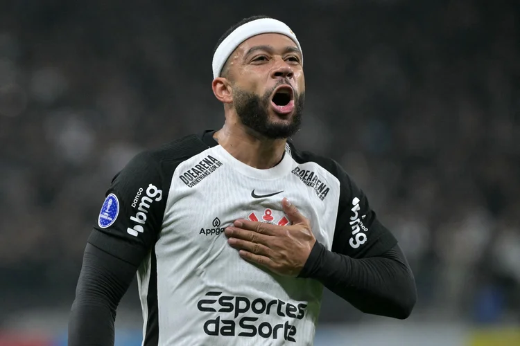 Memphis abre o jogo sobre futuro no Corinthians: 'eu me vejo aqui'