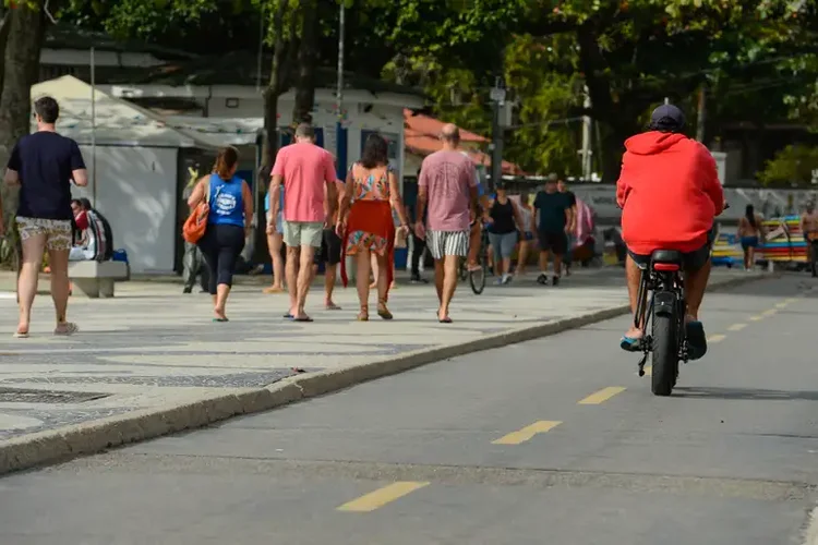 Mercado de bicicletas elétricas cresce no Brasil, mas fiscalização e infraestrutura não acompanham