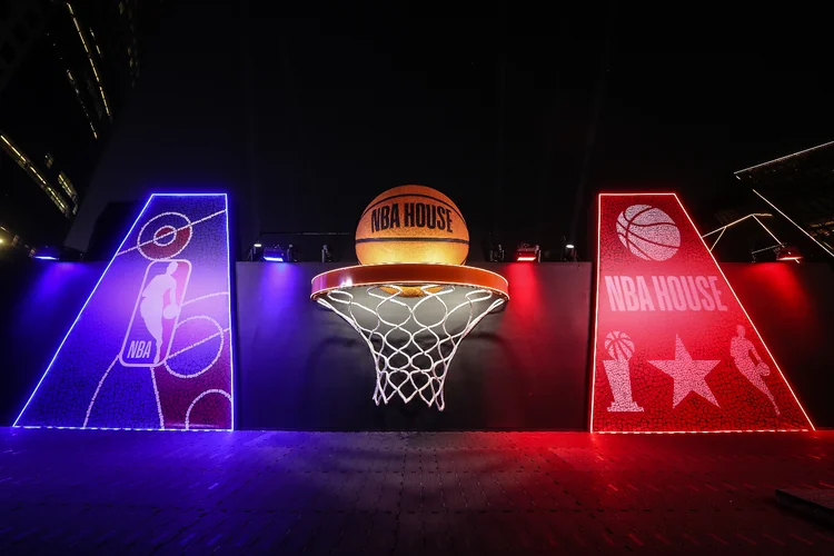 Mesmo em ano de Copa do Mundo, NBA House mantém público cativo no Brasil
