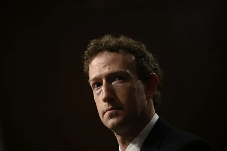 Meta planeja demitir 8 mil funcionários em meio à aposta em IA, diz agência