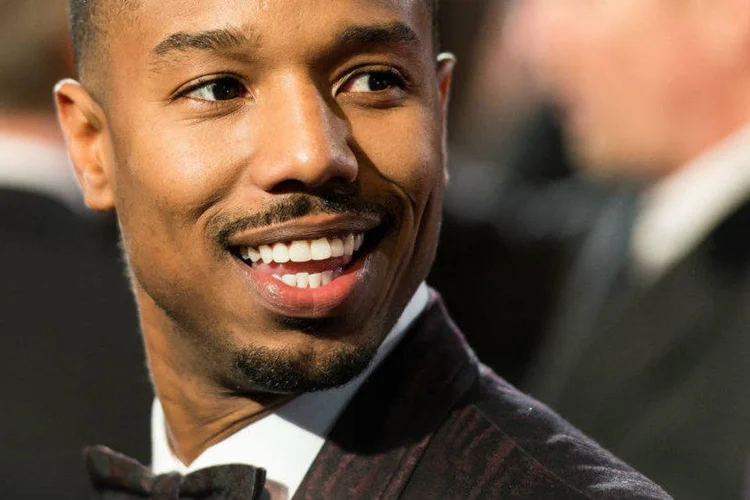 Michael B. Jordan comemora Oscar com hambúrguer e milkshake; veja vídeos