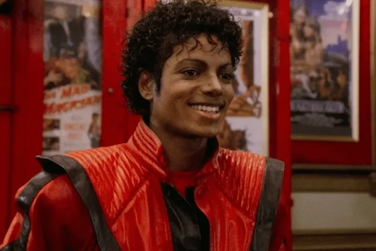 Michael Jackson retorna às paradas globais com força de cinebiografia