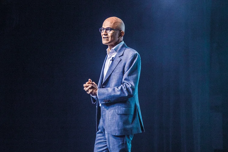 Microsoft mantém acesso gratuito à tecnologia da OpenAI até 2032, diz Satya Nadella
