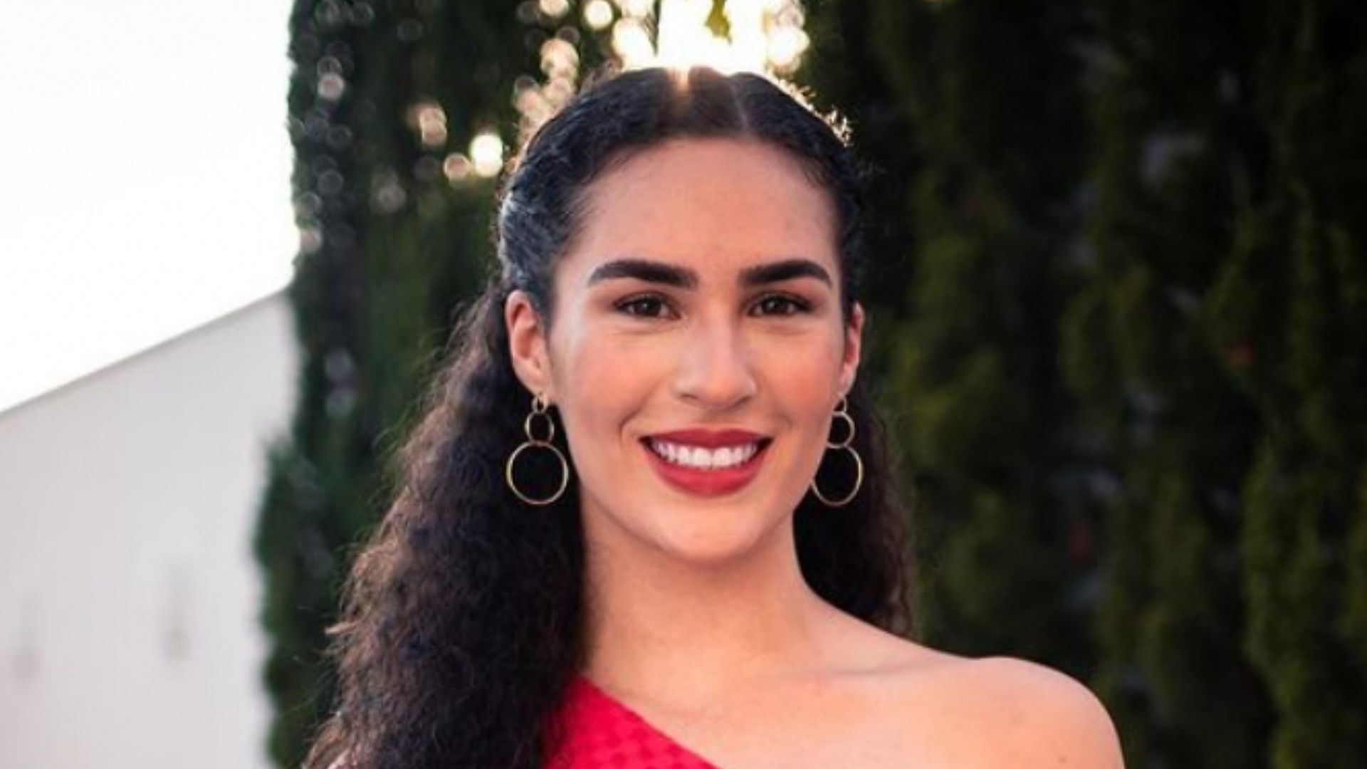 Milionária, Lívian Aragão celebra 27 anos de vestido transparente: ‘Não dá…’