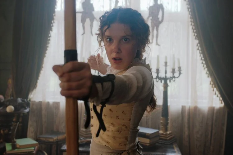 Millie Bobby Brown volta em 'Enola Holmes 3'; veja quando estreia