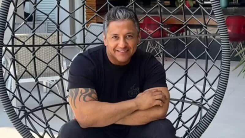 Miséria! Maquiador de Hebe e Gugu é visto em situação de pobreza na rua