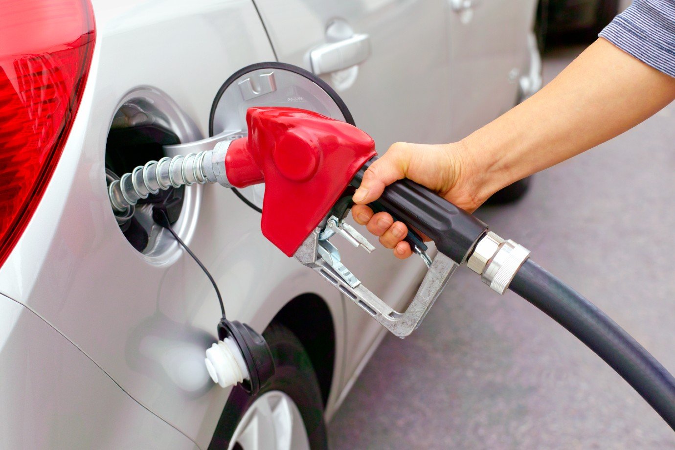 Mistura de etanol em 32% na gasolina será debatida em 15 dias, diz ministro