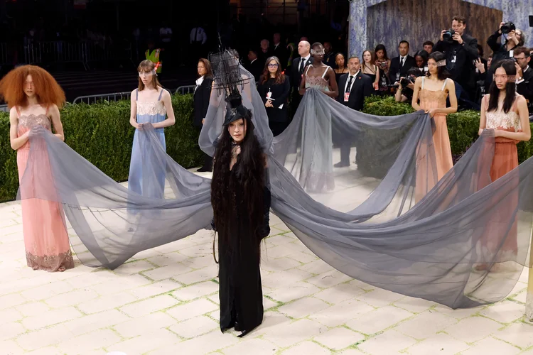 Moda e arte: uma história de colaborações que moldaram os dois universos