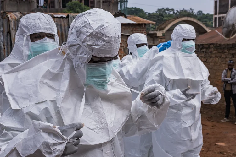 Moderna entra na corrida por vacina contra cepa rara do ebola no Congo