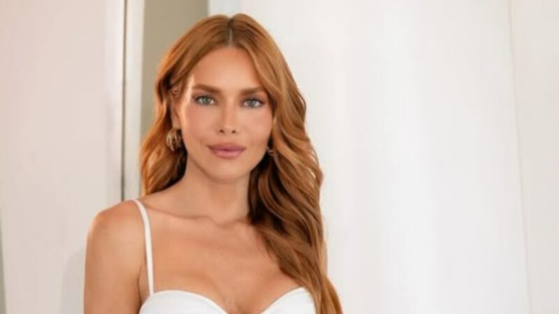 Monique Alfradique radicaliza no visual, abandona os fios ruivos e surge irreconhecível